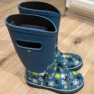 Bogs rain boots size 2